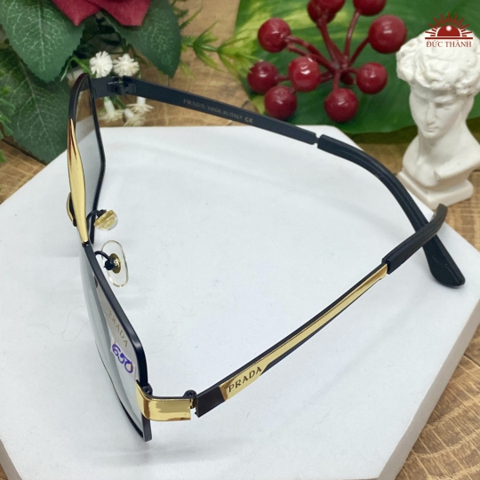 Kính Mát Cao Cấp Prada