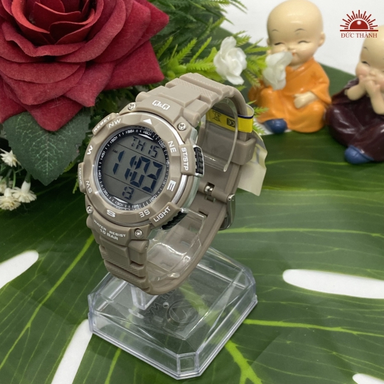 Đồng Hồ Điện Tử Q&Q Nâu