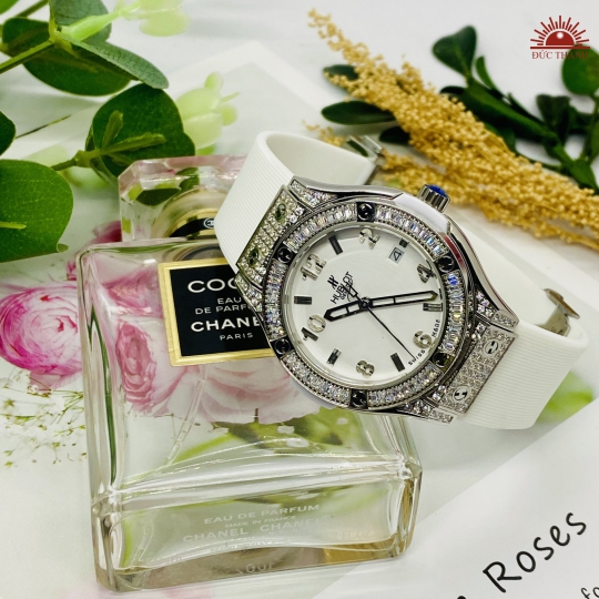Đồng hồ Nữ Hublot Geneve 582888 - Full Trắng Đá