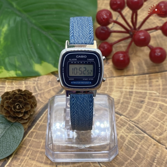Đồng Hồ Điện Tử Casio - Dây Vải