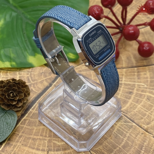 Đồng Hồ Điện Tử Casio - Dây Vải
