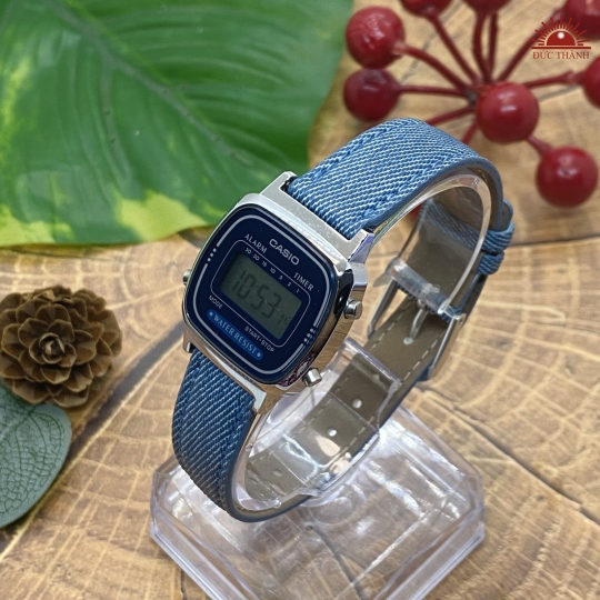 Đồng Hồ Điện Tử Casio - Dây Vải