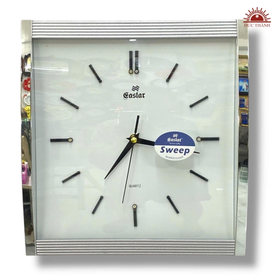 Đồng Hồ Treo Tường Eastar 33x31 cm - 305 Trắng Bạc