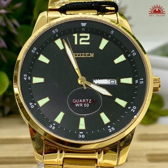 Đồng Hồ Nam Citizen - Mặt Đen Niềng Vàng - 2210M
